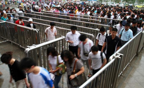 中国最大住宅小区... 690栋楼 人口是冰岛2倍 每天出行都像春运