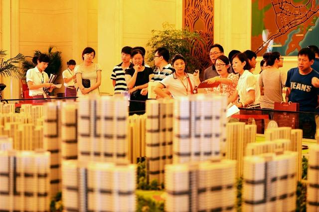 买新房是找中介买？还是直接去售楼部买更优惠？