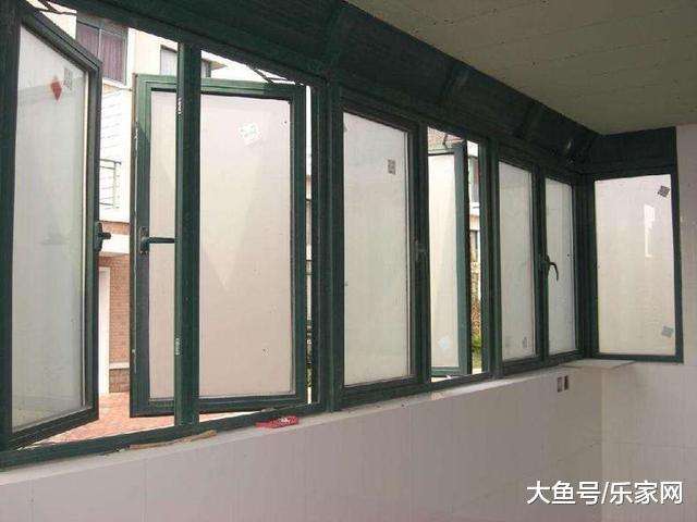 装修时窗户能不能改成平开窗? 我家刚动工, 物业就让拆掉!