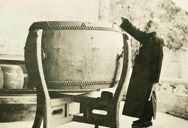 1938年日寇祭拜北平孔庙老照片，日本人为何唯独不敢动孔庙