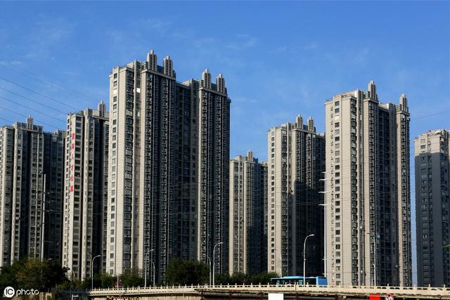 高房价引发人口危机：以前不敢生孩、现在不敢结婚！后果很严重