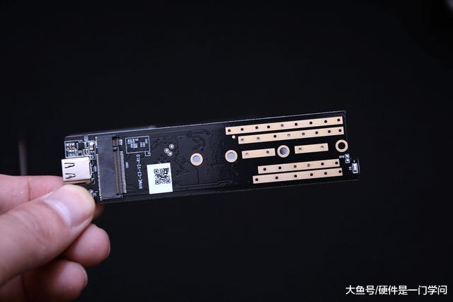 闲置M.2 NVMe固态硬盘还在吃灰？加个硬盘盒速度比U盘快几十倍