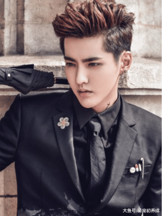 吴亦凡恋情曝光，大碗找到宽面，女友身份揭幕是北影学生