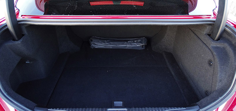 测试阿尔法罗密欧Giulia Super 2。0 Turbo 200 HP Auto 8v。