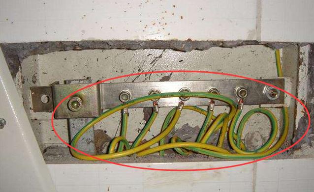 看看你家卫生间有没有这样一个箱子，如果没有，那你要小心了！