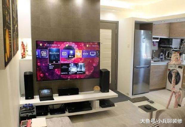 香港朋友家的千万豪宅，还没我家50万的房子大，看着就憋屈！