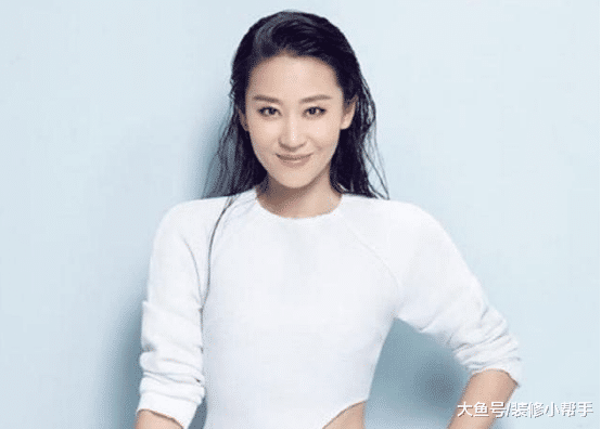 苗圃秀出自己現實的家，開放式的廚房設計，感覺不像拿來煮飯的
