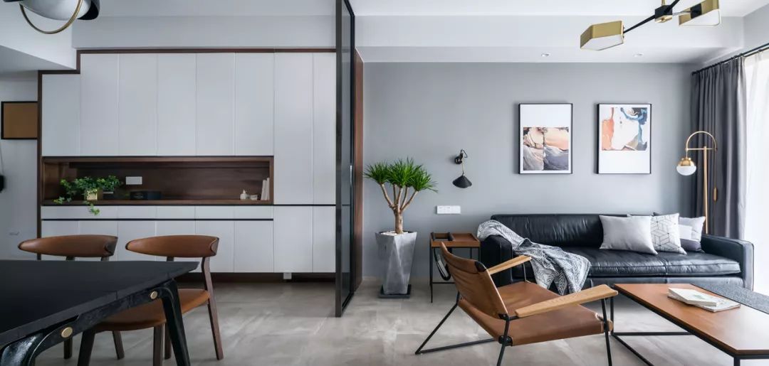 89㎡简约轻奢，旧质感客餐厅家居，营造年轻端庄的气质