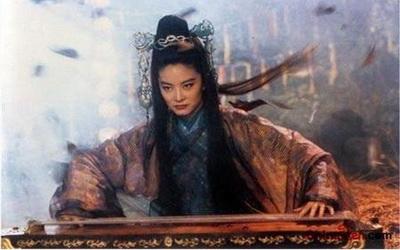 天龙门内其他人没有谁可以弹得了天魔琴,只好找到已经退隐江湖的六指