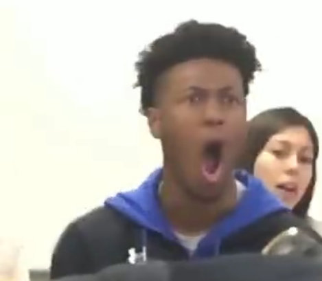 可怕！鳄鱼蟒蛇惊现课堂！学生们都吓懵了