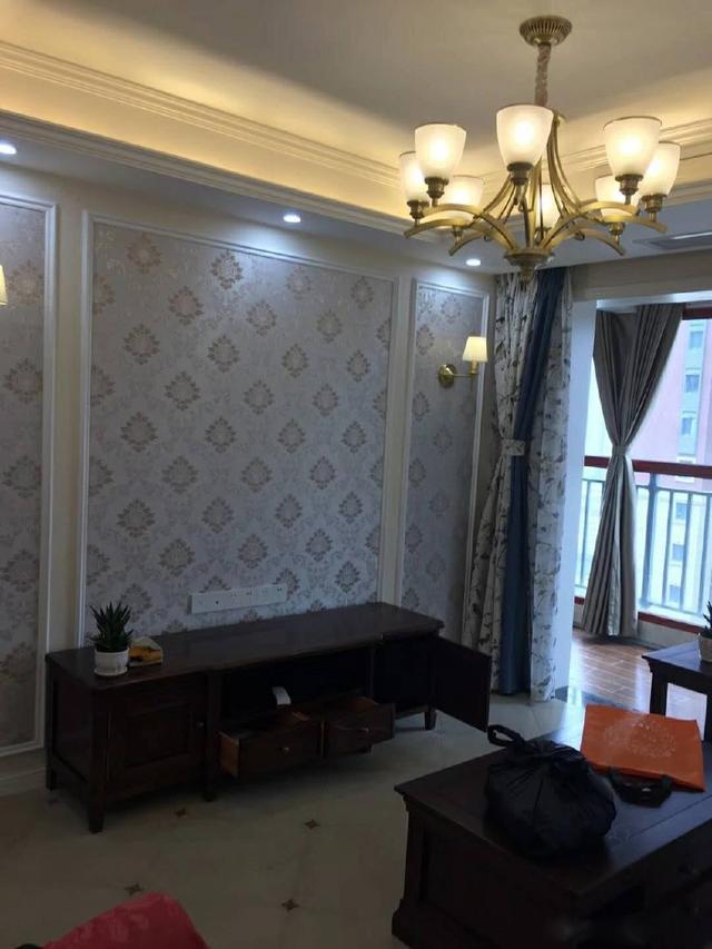 花了四个月终于装修完工，入户鞋柜特别喜欢，电视墙最满意，晒晒