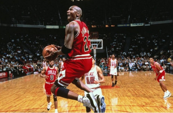 还没进NBA呢，18岁便能签1.4亿合同，NBA历史就靠他改写了