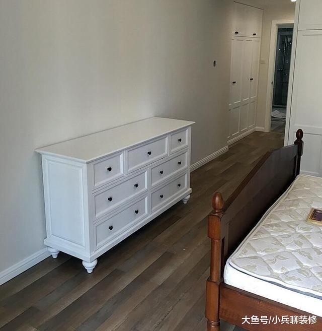 晒晒闺蜜新家，头一次看见这么改阳台的，直接多出一间房！