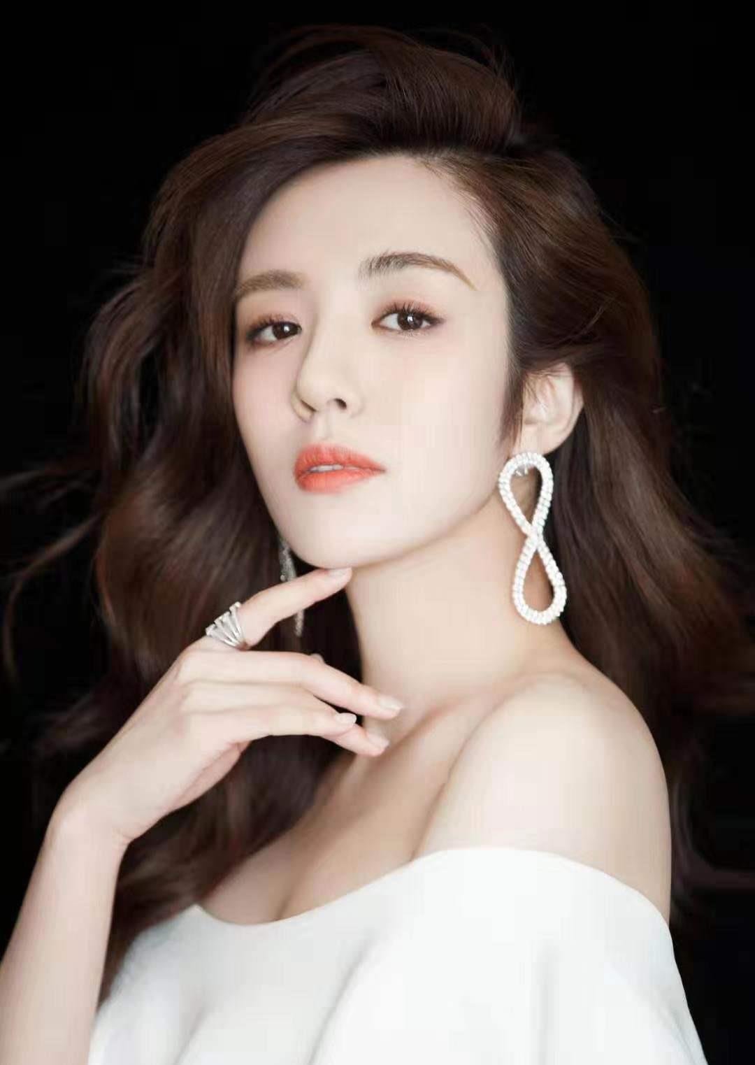 专访年代剧《老酒馆》演员王晓晨：跟陈宝国差着辈，没啥CP感