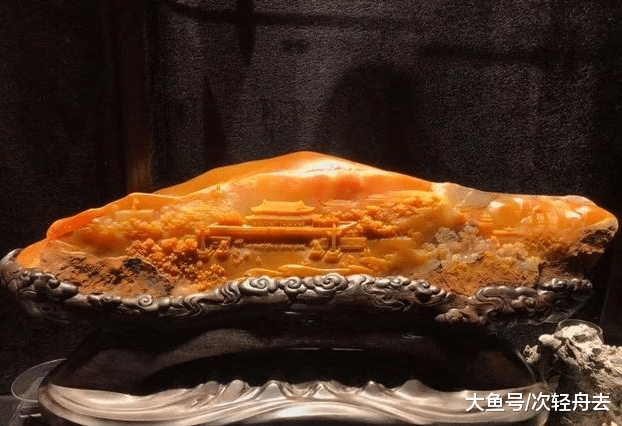 ＂黄黄的石头，玉雕师雕出一条长安街，壮观＂