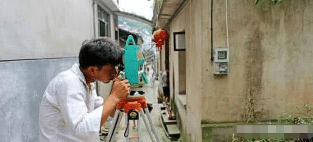 为啥总有人去农村测量房子，是要拆迁吗？内行人说出背后“隐情”