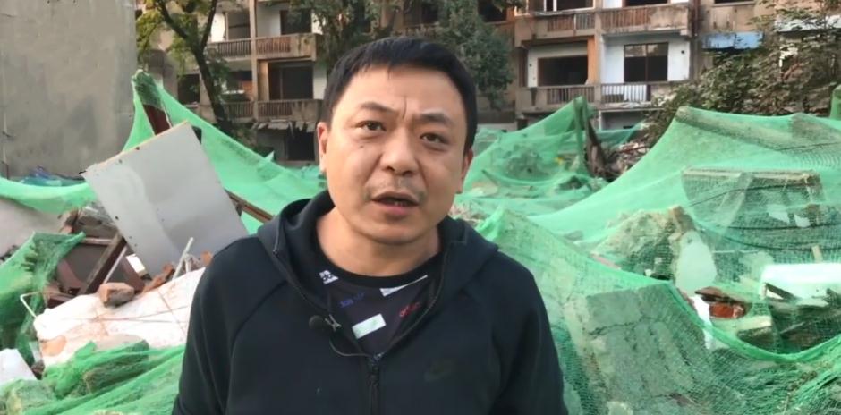 中国最惨钉子户，出差回家房子“被强拆”，开发商谎称：被风吹倒