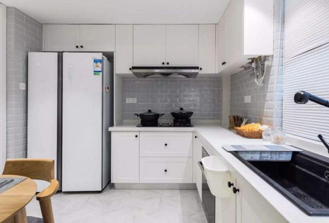 冰箱最好摆放在哪个位置？今天听师傅说完，不少人都做错了