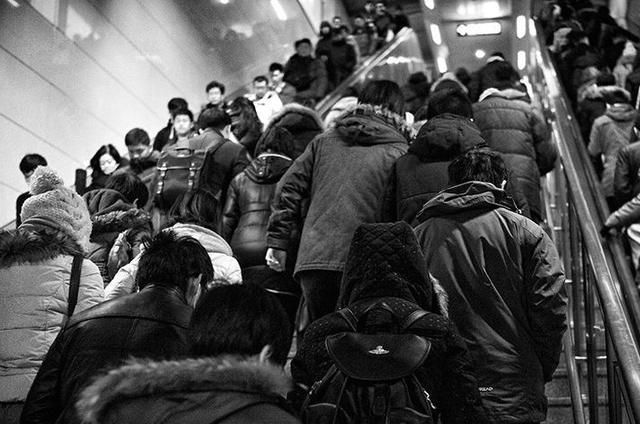 90后負債遠超月收入，除了透支青春的方式年輕人該如何買房？