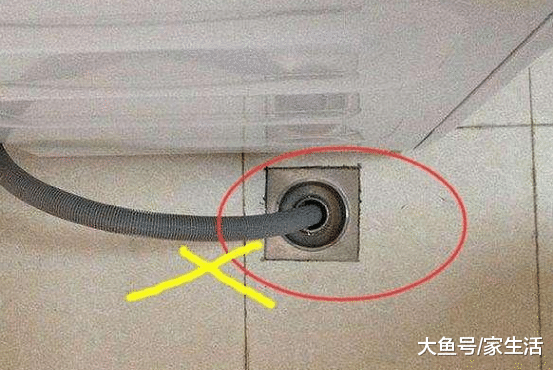 洗衣机水管直接插地漏，每次洗衣服都溢水，师傅一看就说不好了