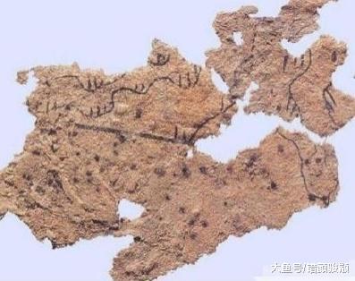老農因肚子疼，去草叢拉泡屎，結果拉出了兩個“世界第一”