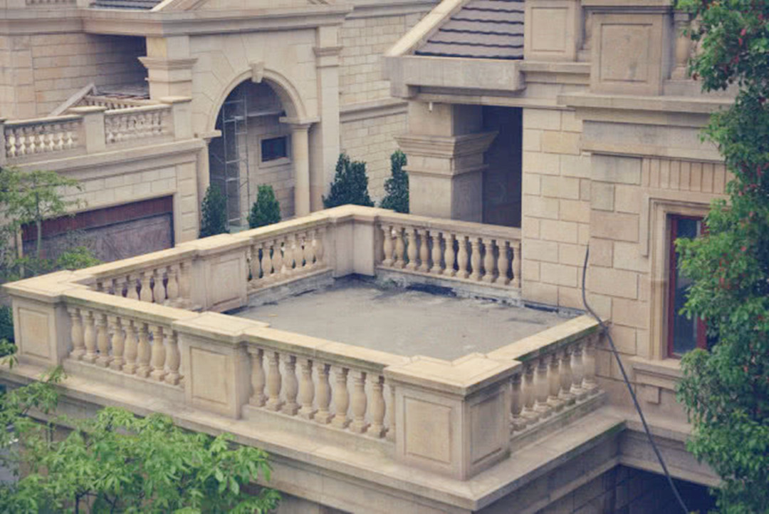 中国最奢侈的鬼城，百套千万豪宅被荒废，10多年只有工作人员守着