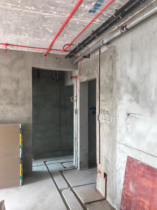 成都装修最新工地实拍图，水电改造图，防水图 90平现代简约风