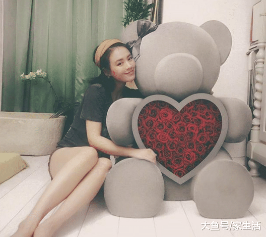带你看看马思纯的豪宅，装修跟她名字一样，布置显得纯洁清新
