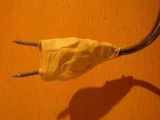 最奇葩的一组创意, 阳台变泳池, 马桶当机箱, 你被哪个给雷到了?