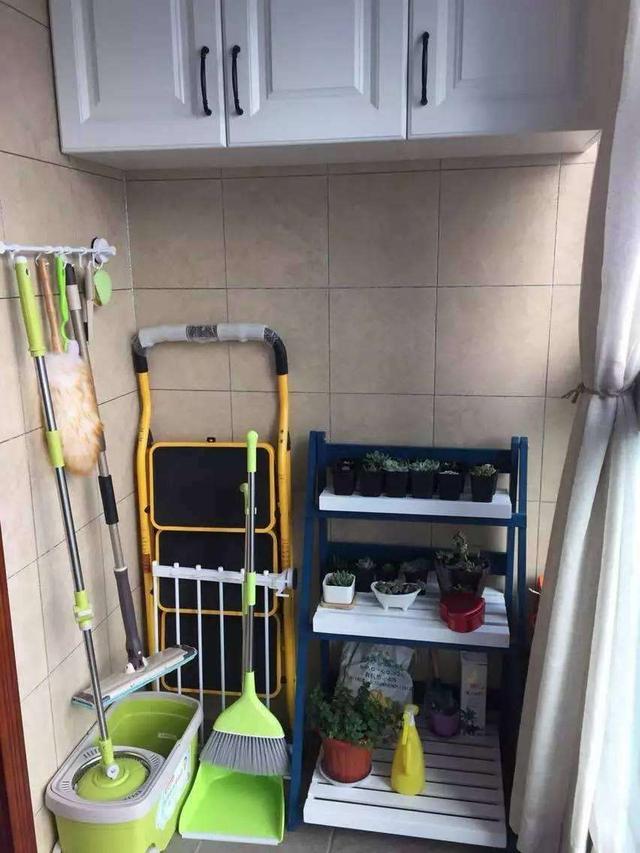 扫帚、拖把不好好收纳，分分钟毁掉你家高级感，藏在这里最完美！