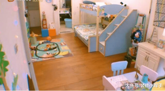 走进胡可的家，老公沙溢真的是太宠她了，家里种了很多玫瑰花