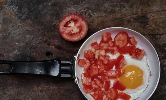 家家都会做的西红柿炒鸡蛋，这样吃更健康