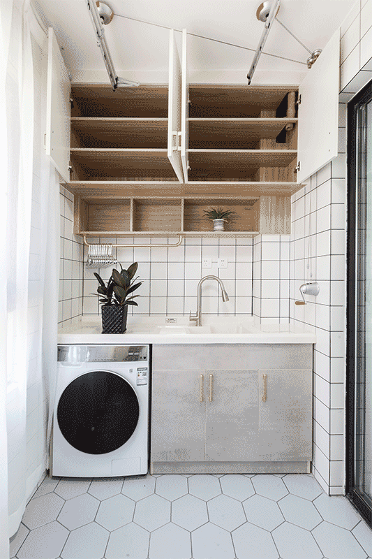 阳台装上洗手盆，实用方便，简洁美观