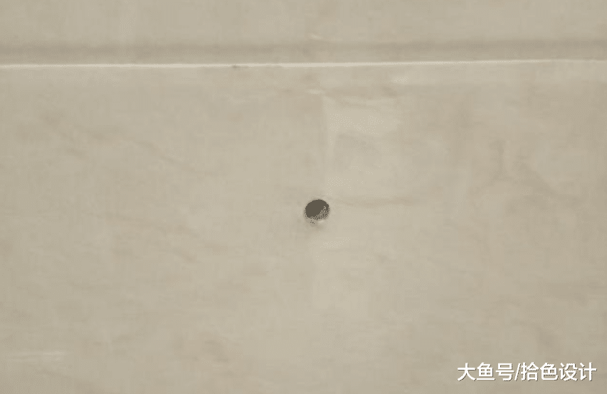 墙砖打孔要收费，业主不接受，而师傅直问：钻头损失算谁的