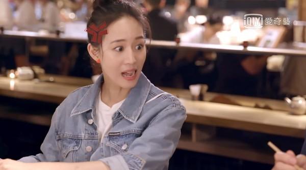 谢霆锋: 女生不剥蟹脚我不吃! 张钧宁转身帮他剥完