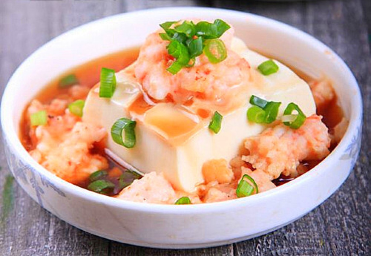蒸豆腐，特别好吃，老人小孩都爱吃，老婆能吃一大锅