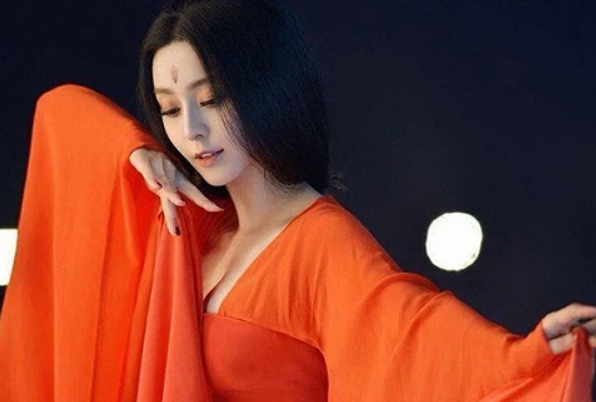 与之相比老虎凳更像是一种逼供的惩罚，一般女人是抵挡不住这样的疼痛的！