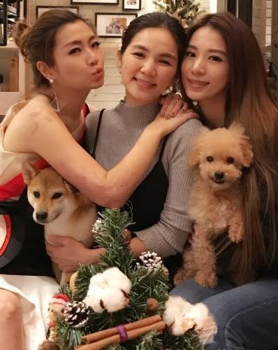 参观田甄馥家的豪宅，房子价值过千万，进门感觉很老旧