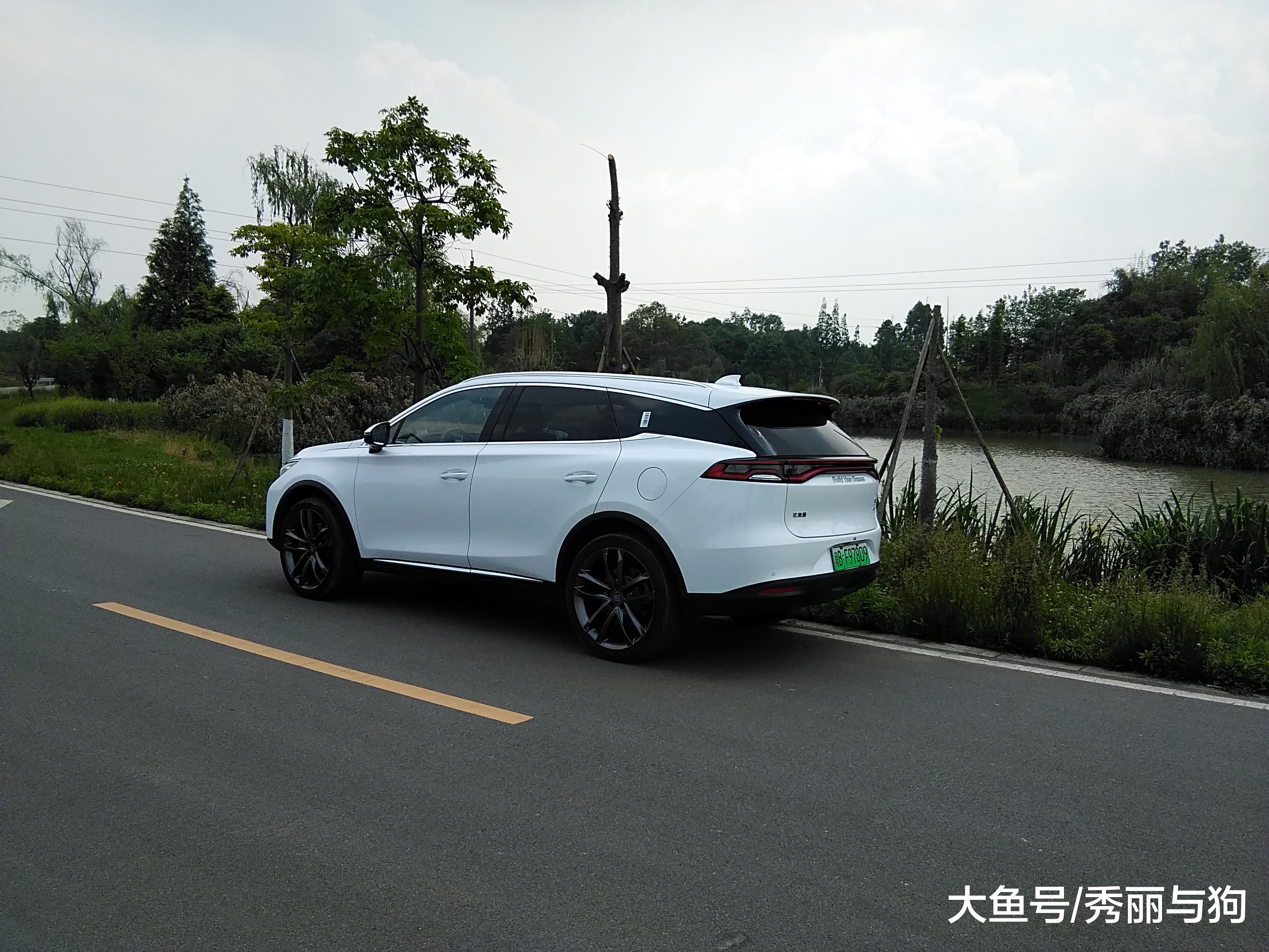 比亚迪唐DM4.5秒破百，龙脸颜值美爆，超强动力颠覆你对电动汽车的认识