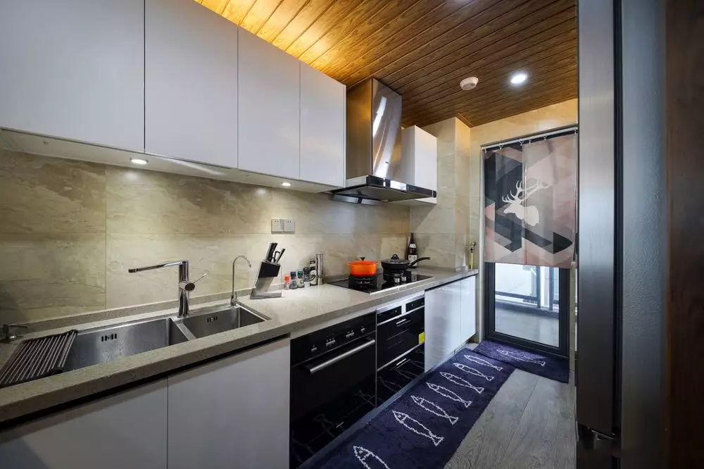 厨房的吊柜底部还可以装灯带？这样用起来更方便多了