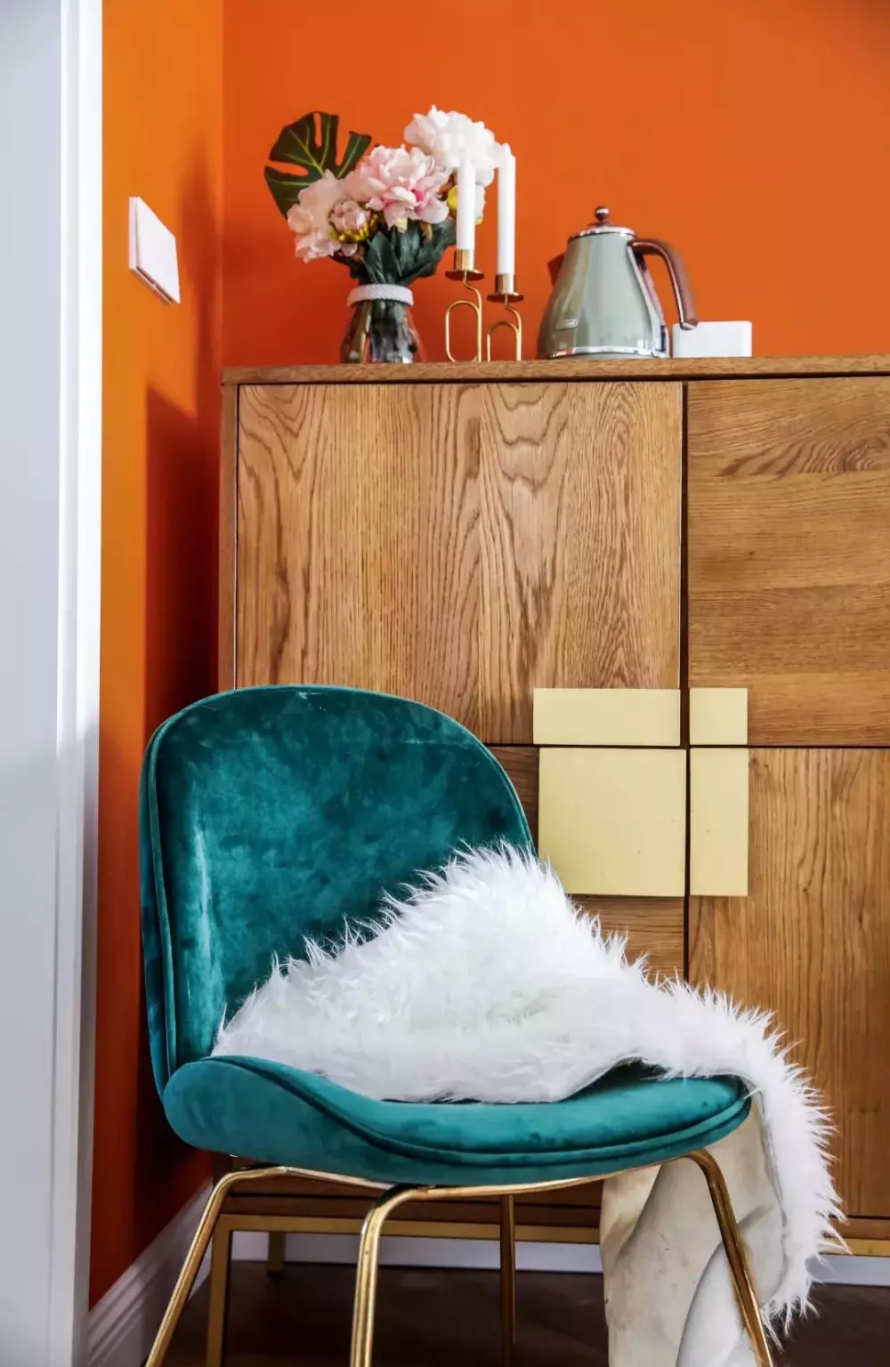 67平的混搭风小户型二居室, 破旧老房变轻奢小窝