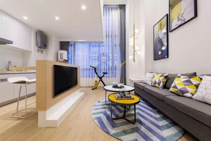 小復式用暖黃色做主色調，搭配原木色還是很不錯的！