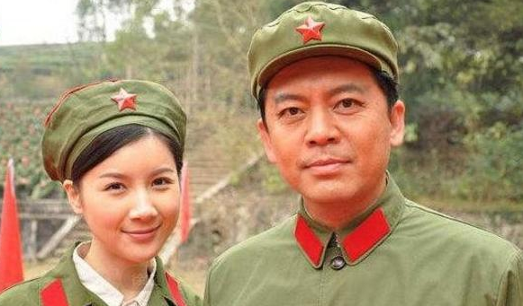 他是一级演员，混迹娱乐圈十几年无绯闻，和妻子因戏生情！