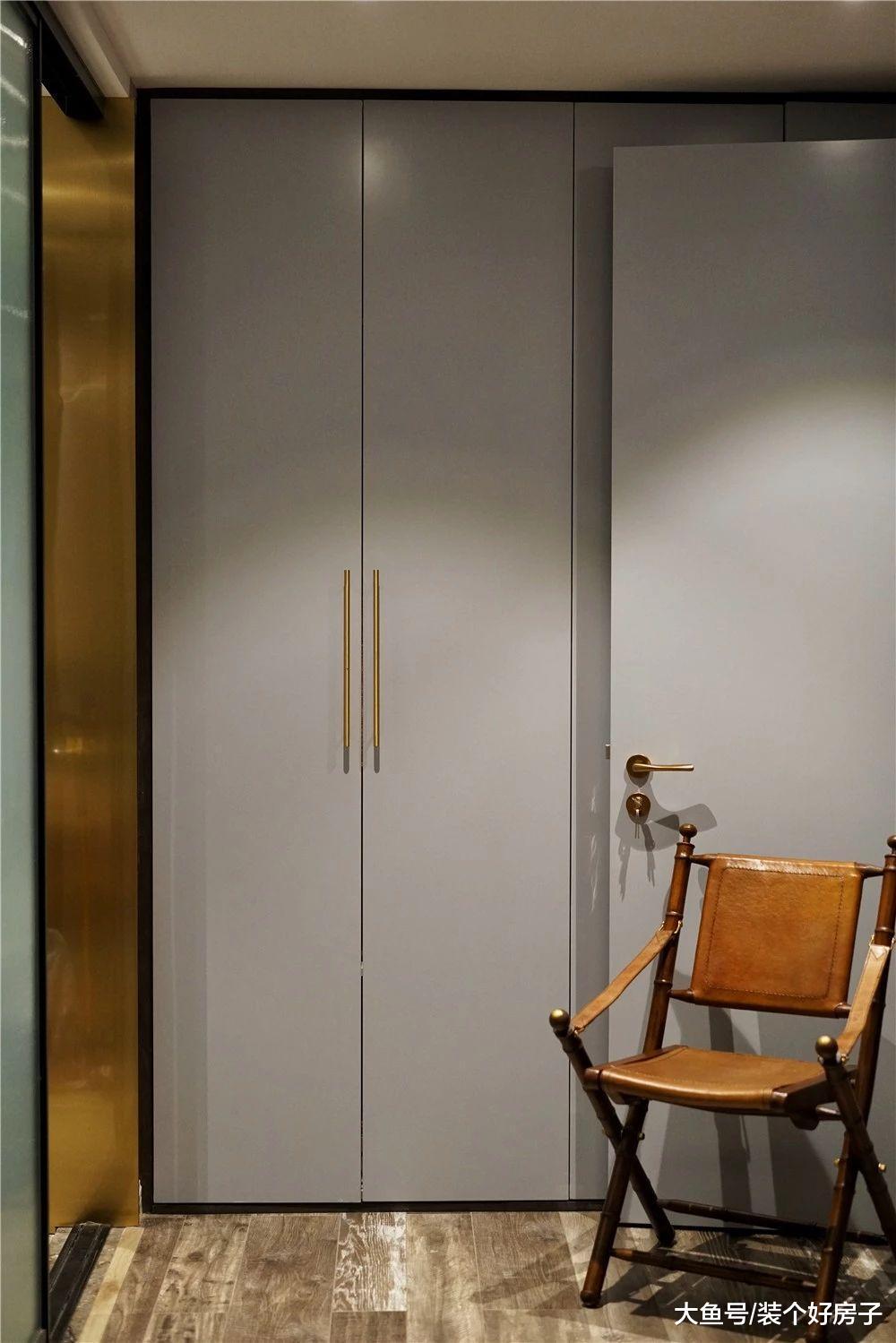 她亲手打造出与井柏然同款的家, 在书墙里藏下卧室和书房!