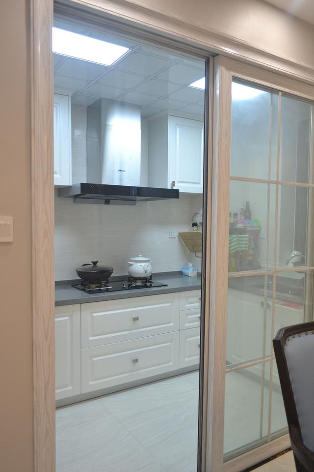 四线小城120平装修入住了，最喜欢厨房的设计，亮堂堂的舒服