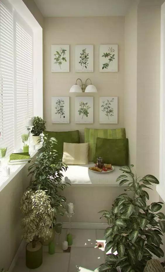 家里有个超小的阳台，不用来晾衣服，让你们羡慕羡慕！