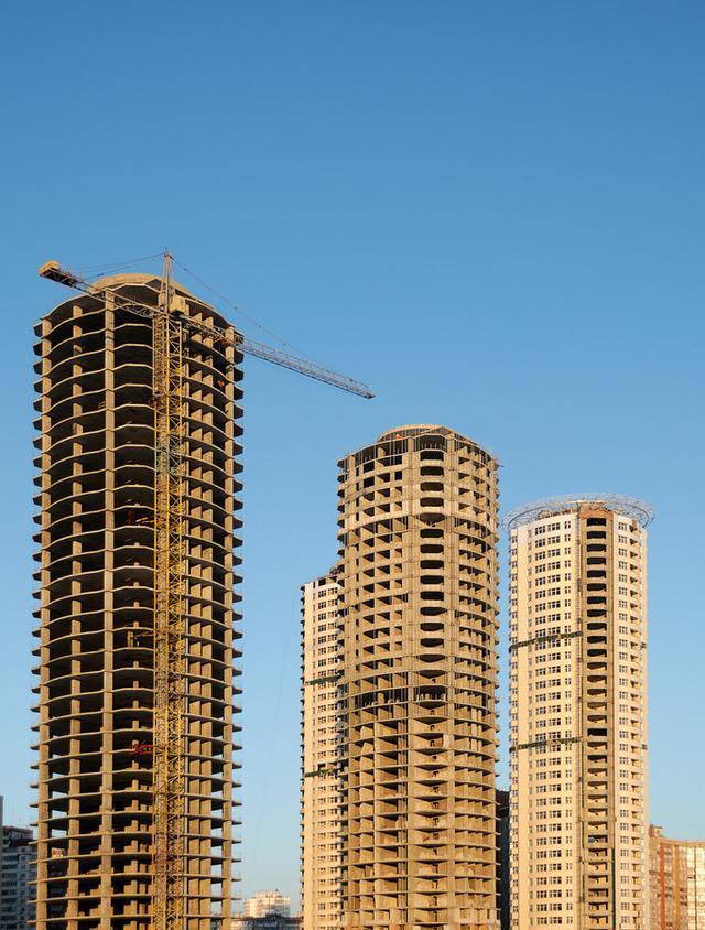 楼房越建越高，30年后高楼老化怎么办？有2种可能，都不是好事