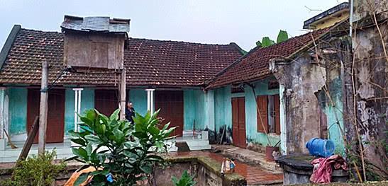 恶妻囚禁丈夫3年! “联手同村男人”锁上铁笼: 他不会赚钱养家