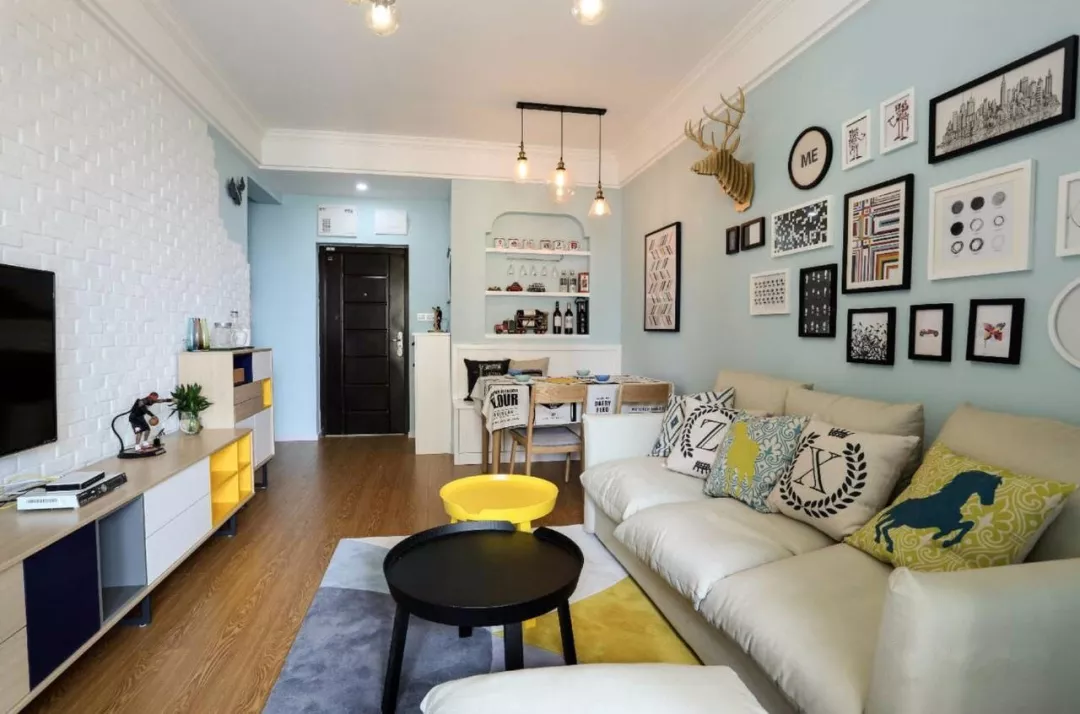 73平的北欧风小户型二居室，用文化砖做电视背景墙