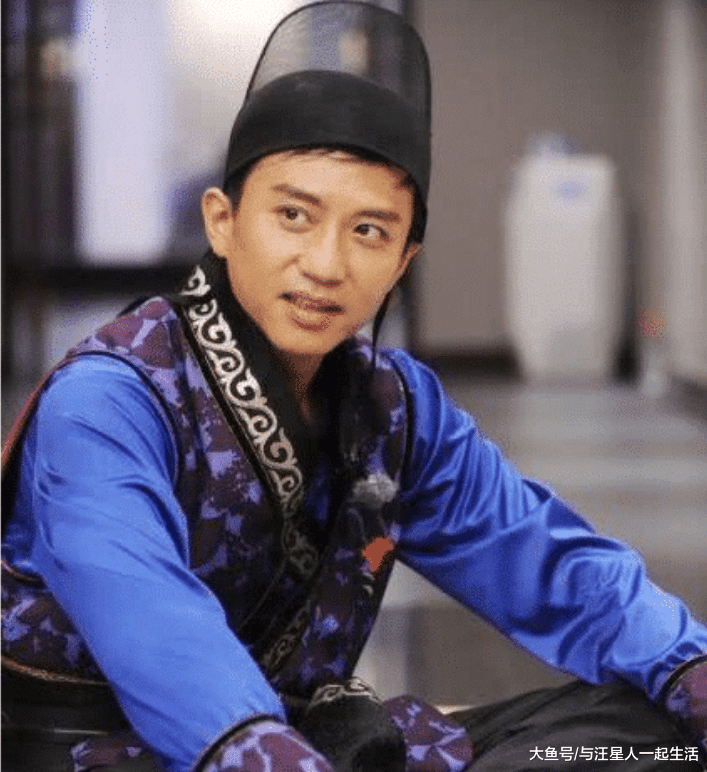 他个人国内总票房将近百亿, 比成龙还高, 为何黄渤徐峥都不带他玩